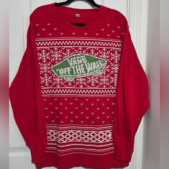 Vans Red Long Sleeve Holiday TShirt with Green and White Pattern Large - Picture 3 of 5